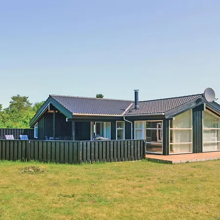3 Bedroom Gorgeous Home In Glesborg Hébergement de vacances