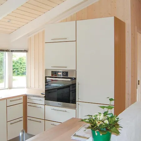 3 Bedroom Gorgeous Home In Glesborg Hébergement de vacances *