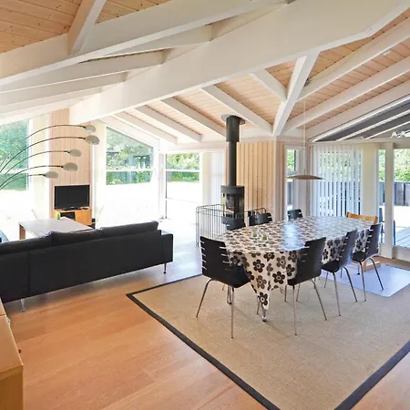 3 Bedroom Gorgeous Home In Glesborg Glesborg